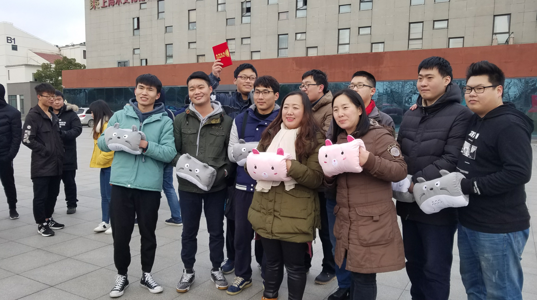 2018永利·皇宫游戏学校拔河比赛——凝心聚力团结拼搏(图12)